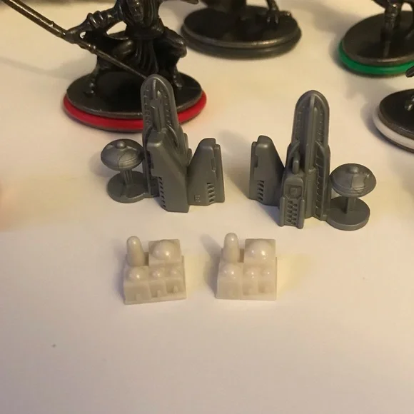 Monopoly Star Wars Saga Edition - Picture 8 of 10